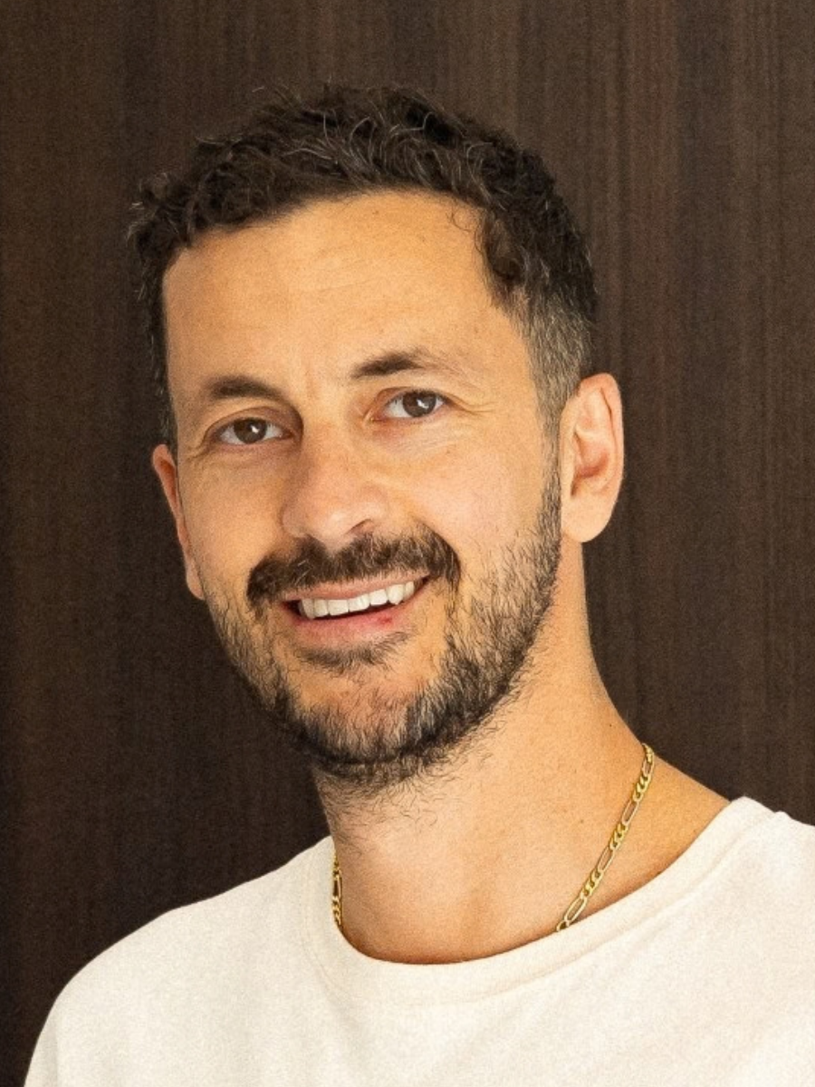 Dr Yoni Assouly