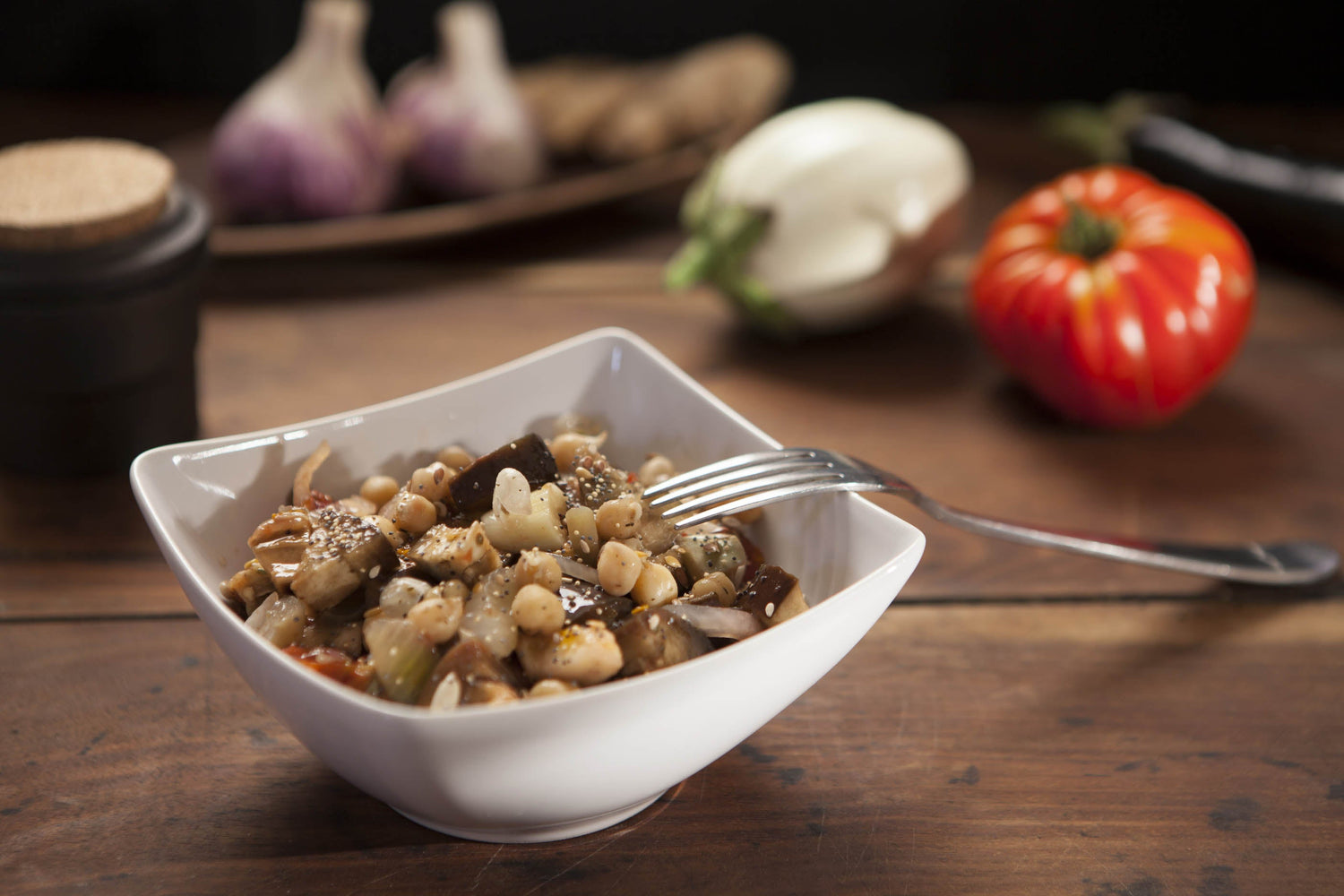 Sauté d'aubergines et de pois chiches à l'ail